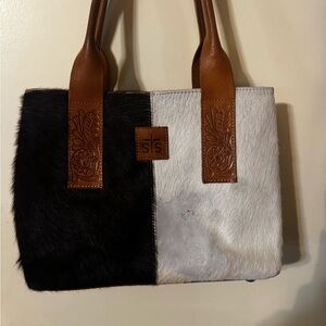STS Ranchwear Two-Tone Black and White Tote cowhide bovine